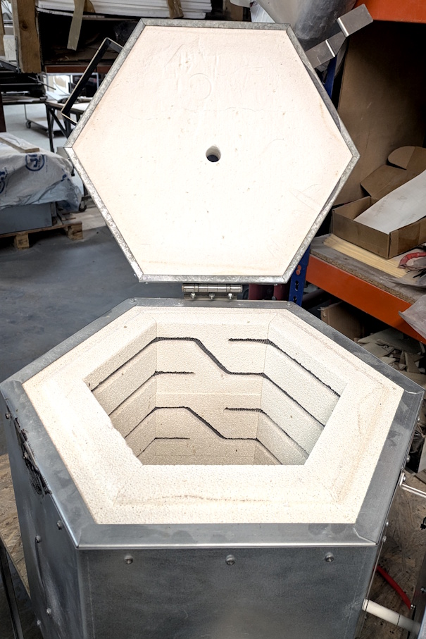 33% OFF! New Top Loaded 16-L Chamber 1240C (2264 F) Pottery Kiln With Only Few Spots